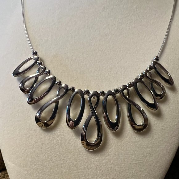 Lia Sophia Interlope necklace - Picture 2 of 3